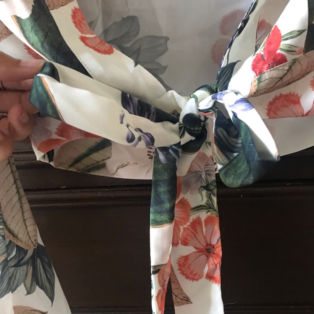 Show me your MuMu floral crop top